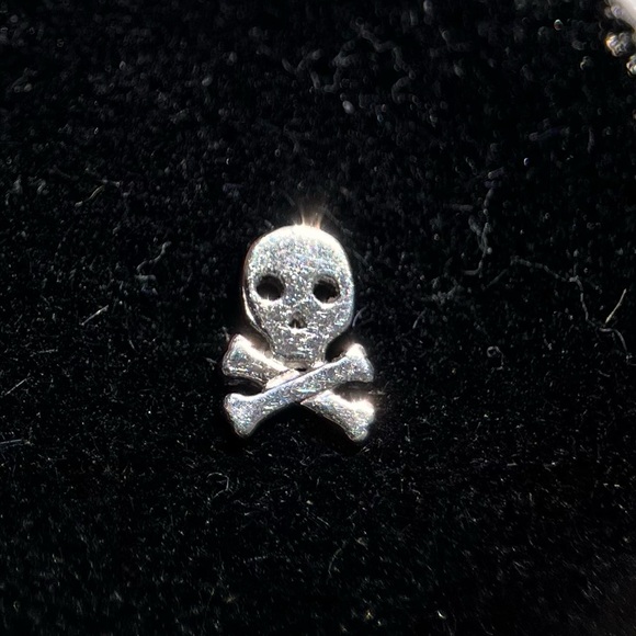 Junipurr Jewelry - Junipurr Skull and Crossbones White Gold Threadless End